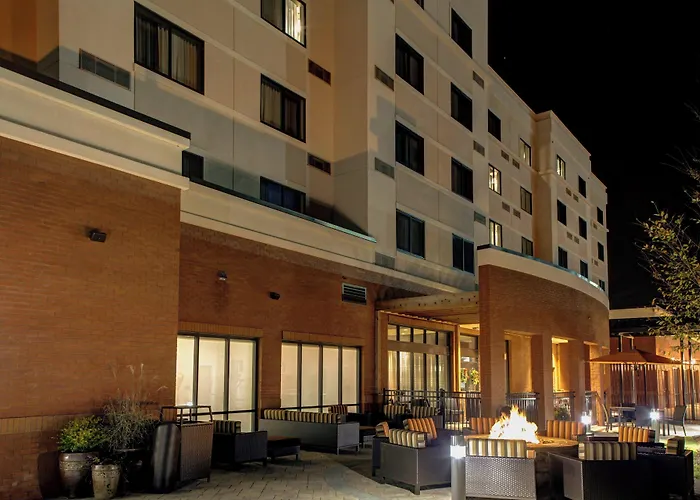 Courtyard By Marriott Carrollton
